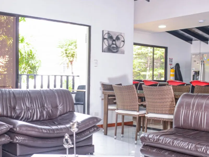 Six bedroom house, Manila, Manila, Medellín