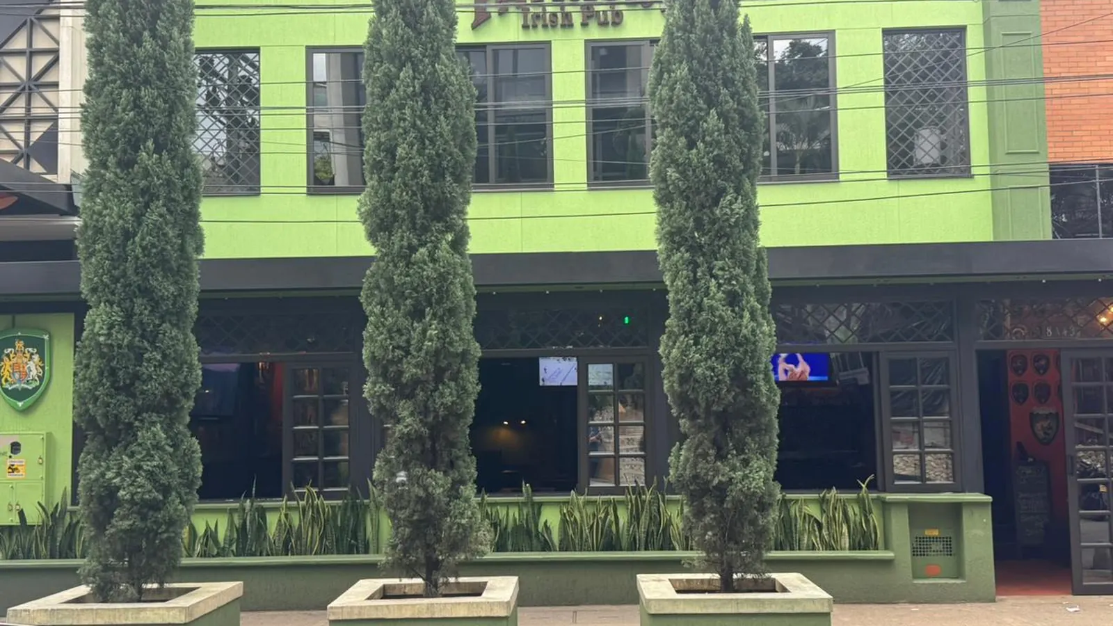 Street level in El Poblado outside Patrick's Irish Pub